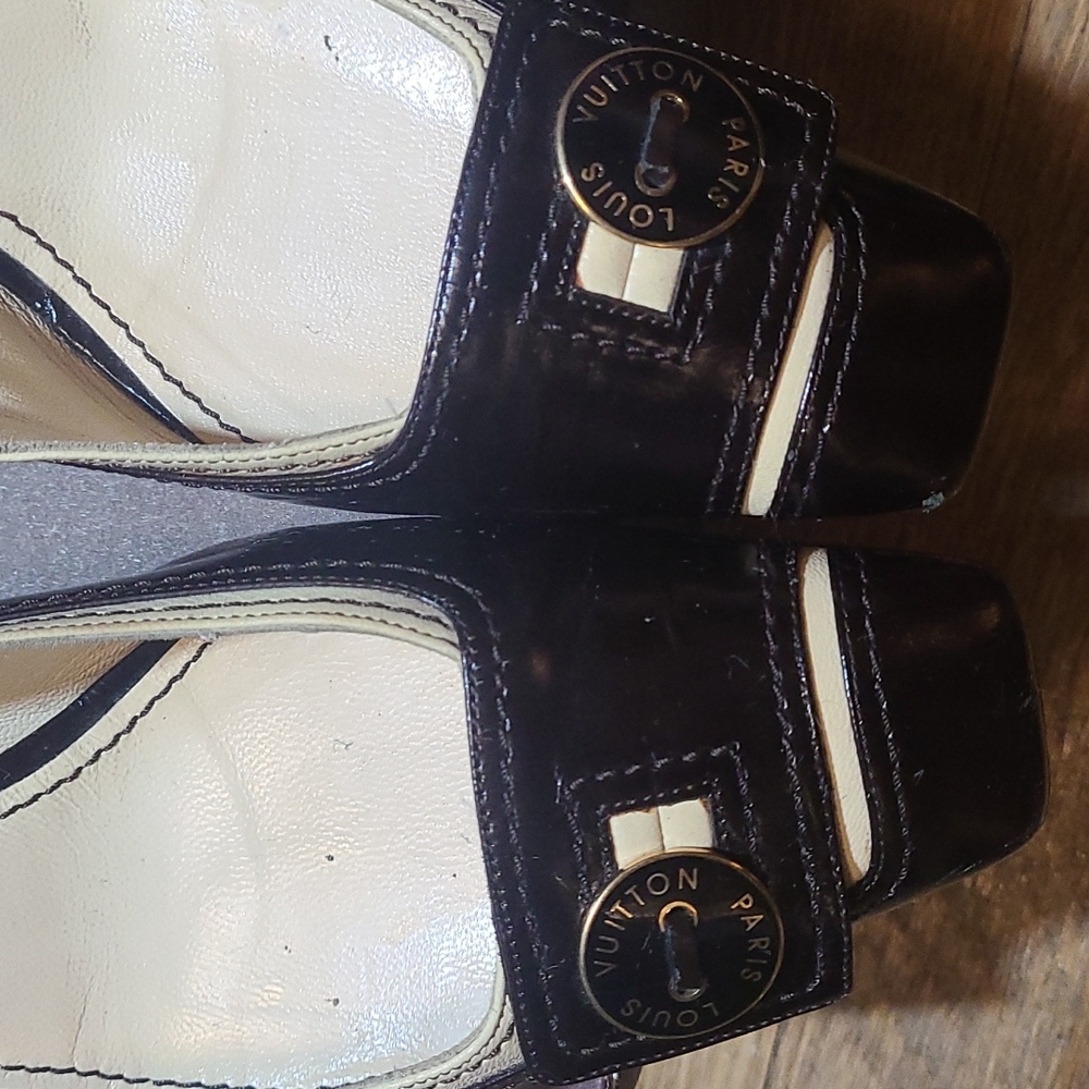 LV Squaretip Slingbacks - Picture 3 of 7